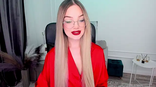 Snapshot of FloweryLove_1 chatting on 3, 2, 2025 FloweryLove 1 online show from 3, 2, 2025