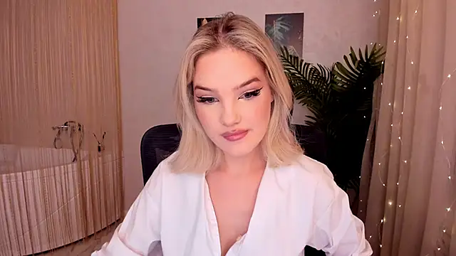Snapshot of FloweryLove_1 chatting on 27, 2, 2025 FloweryLove 1 online show from 27, 2, 2025