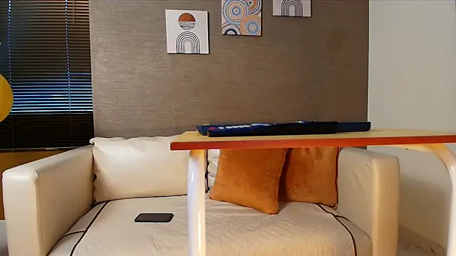 Sophie LittleS online show from 30, 1, 2025