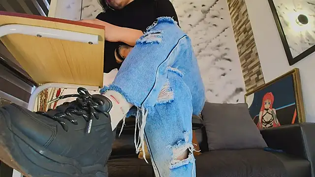 Sophie LittleS online show from 17, 4, 2026