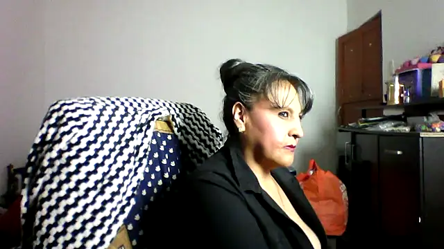 Snapshot of merlyna_goldens chatting on 26, 5, 2026 merlyna goldens online show from 26, 5, 2026