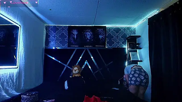 Zoe olsen online show from 4, 12, 2025