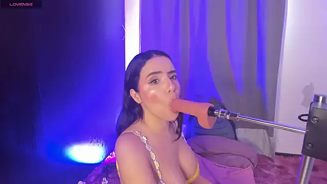 Snapshot of rouse_lili chatting on 25, 4, 2026 rouse lili online show from 25, 4, 2026