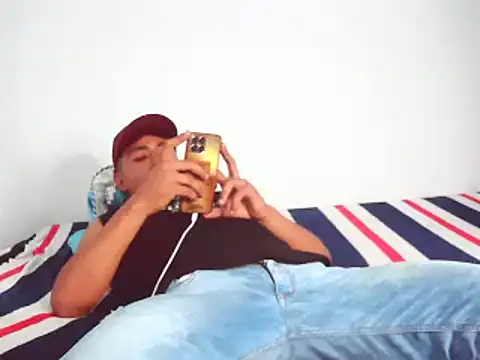 Snapshot of wailer_ chatting on 23, 12, 2024 wailer online show from 23, 12, 2024