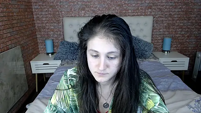 Holliy Cooper online show from 14, 3, 2025