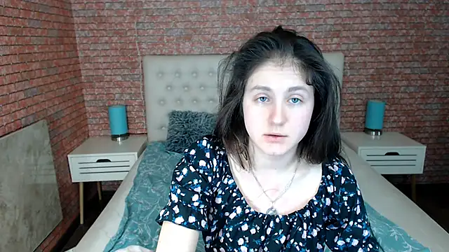 Holliy Cooper online show from 18, 3, 2025