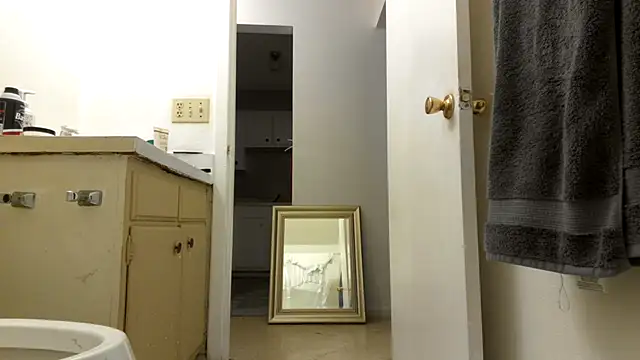 Peachestabby147 online show from 20, 9, 2025