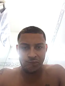 Snapshot of emrehliug12 chatting on 12, 3, 2025 emrehliug12 online show from 12, 3, 2025