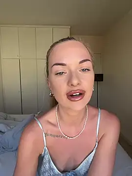 Snapshot of ElenaRebelle chatting on 20, 7, 2026 ElenaRebelle online show from 20, 7, 2026