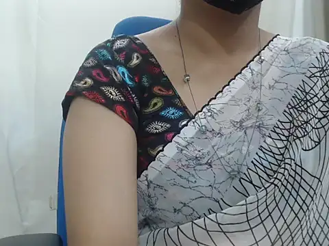 Lovely Siri 23 online show from 13, 11, 2025