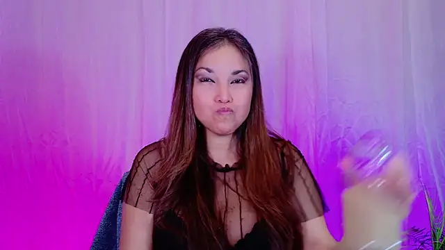 Snapshot of DivineLynn chatting on 30, 12, 2024 DivineLynn online show from 30, 12, 2024