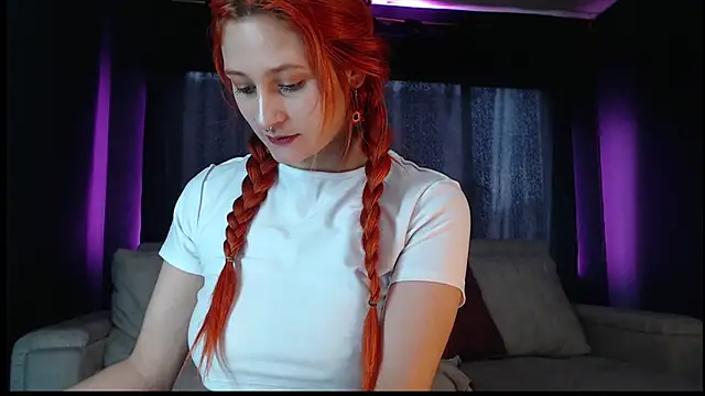 Snapshot of skinny_Raven chatting on 5, 11, 2025 skinny Raven online show from 5, 11, 2025