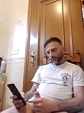 Snapshot of coppiasenzacensura chatting on 5, 6, 2026 coppiasenzacensura online show from 5, 6, 2026