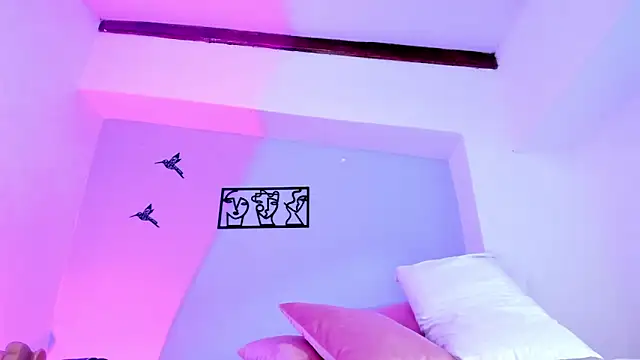 Laura Torres18 online show from 15, 2, 2025