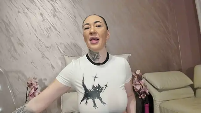 Rayanablackandwhite online show from 16, 2, 2026