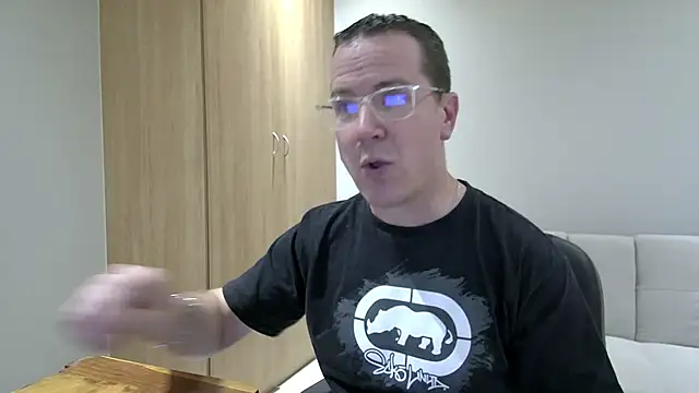 BrettJ81 online show from 10, 9, 2025