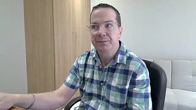 BrettJ81 online show from 4, 10, 2025