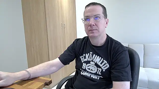 BrettJ81 online show from 25, 10, 2025