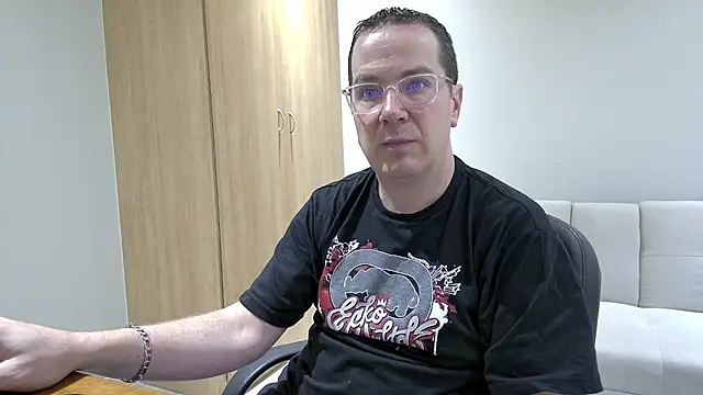 BrettJ81 online show from 6, 11, 2025