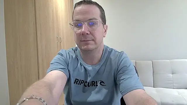 BrettJ81 online show from 8, 11, 2025