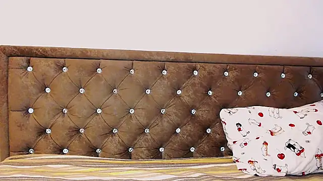 Sara4uu online show from 2, 11, 2025