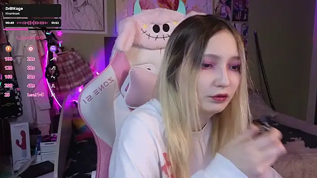 Evie Ro online show from 9, 1, 2025