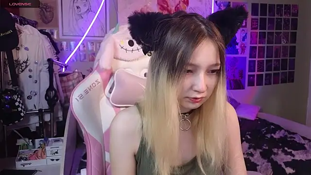 Evie Ro online show from 28, 2, 2025