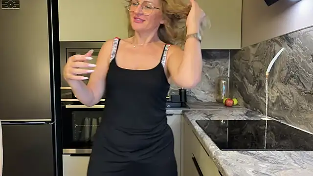 mommy nadin online show from 13, 10, 2025