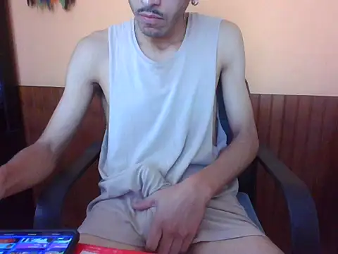 Snapshot of MisterMister45 chatting on 27, 4, 2026 MisterMister45 online show from 27, 4, 2026