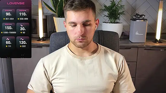 Snapshot of Sweeet__boy chatting on 31, 1, 2025 Sweeet boy online show from 31, 1, 2025