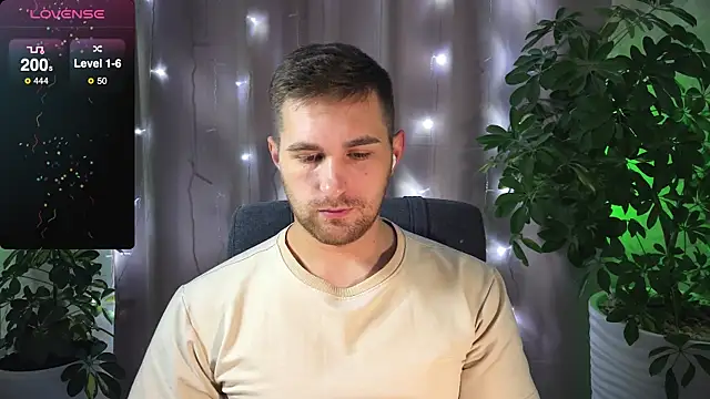 Snapshot of Sweeet__boy chatting on 4, 2, 2025 Sweeet boy online show from 4, 2, 2025