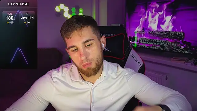 Snapshot of Sweeet__boy chatting on 2, 11, 2025 Sweeet boy online show from 2, 11, 2025