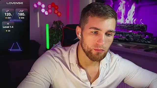 Snapshot of Sweeet__boy chatting on 4, 11, 2025 Sweeet boy online show from 4, 11, 2025