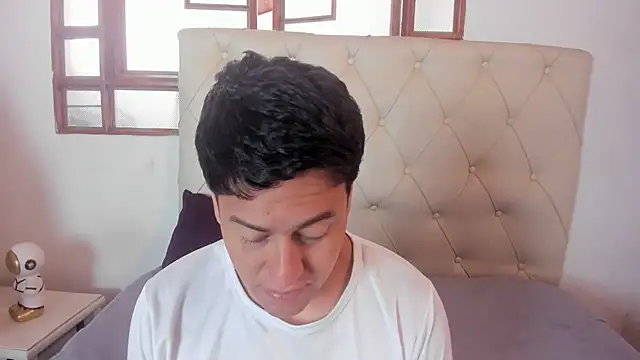 Snapshot of oliver_price1 chatting on 22, 4, 2026 oliver price1 online show from 22, 4, 2026