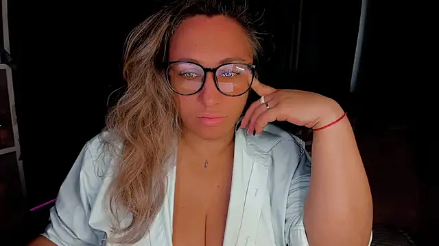 Snapshot of CumOnMy_Tits chatting on 29, 9, 2025 CumOnMy Tits online show from 29, 9, 2025