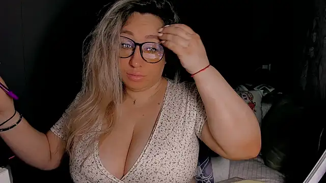 Snapshot of CumOnMy_Tits chatting on 26, 4, 2026 CumOnMy Tits online show from 26, 4, 2026