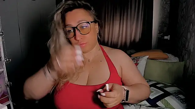 Snapshot of CumOnMy_Tits chatting on 8, 5, 2026 CumOnMy Tits online show from 8, 5, 2026