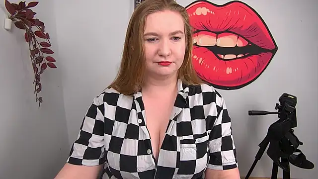 Snapshot of LaraDream chatting on 27, 5, 2026 LaraDream online show from 27, 5, 2026